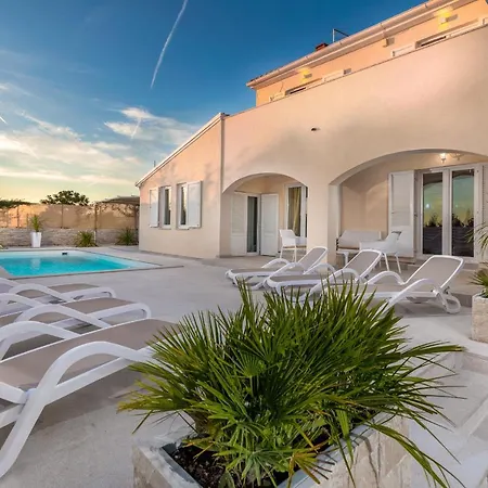 Villa Ostone Pula Exterior photo