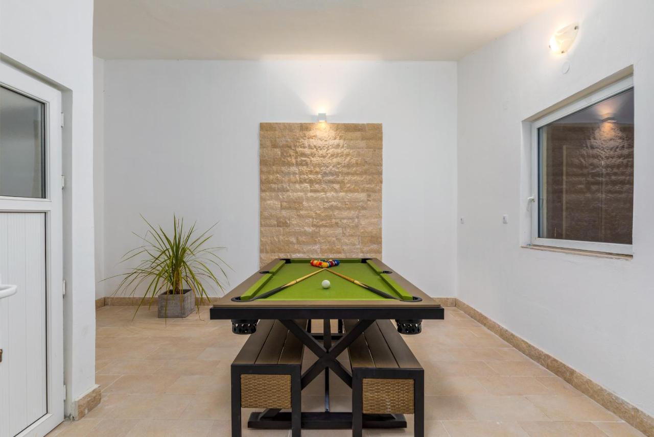 Ostone Villa *